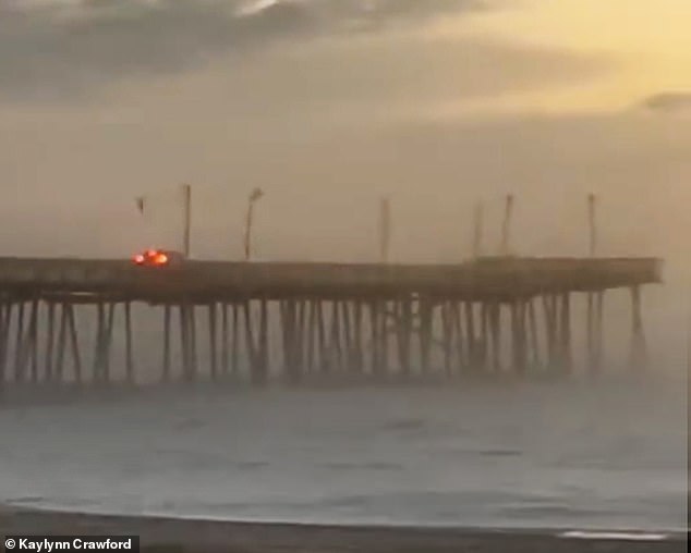 1706585799 948 Eerie underwater footage shows car on the bottom of the