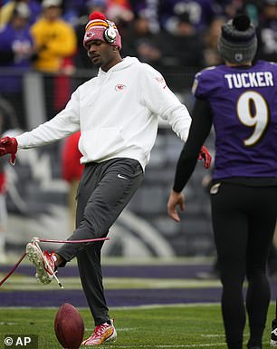 Marques Valdez-Scantling kicks a placeholder