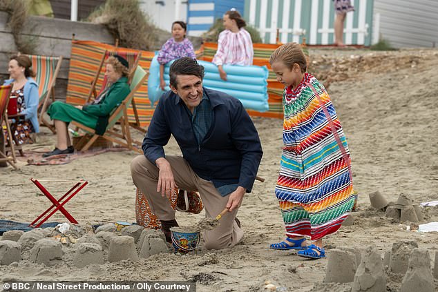 Stephen McGann (Dr. Turner) was seen building sand castles with his on-screen son, Edward Shaw (Teddy Turner)