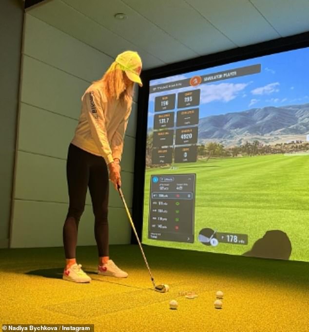 The couple enjoyed some downtime in London and visited an indoor golf course for a date night