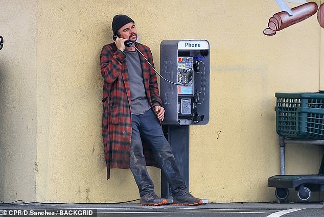 DiCaprio's character received a call from a pay phone