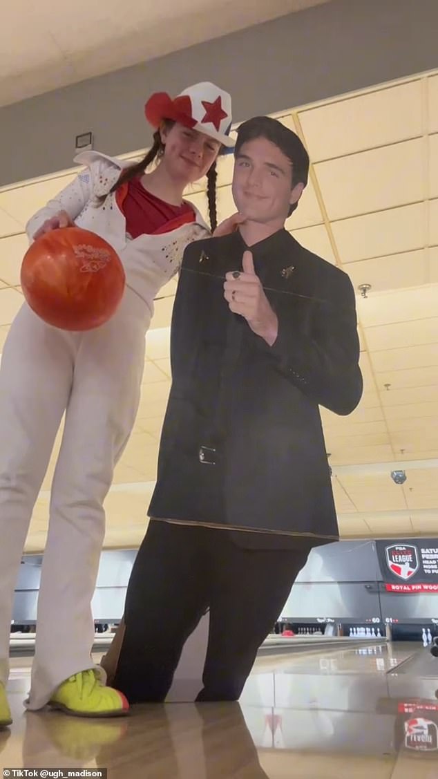 The content creator showed up next to her bizarre date at the bowling alley a short time later