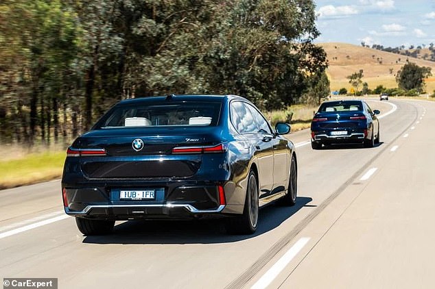 For the comparison between Sydney and Melbourne, CarExpert picked up a new electric BMW 740i and the comparable petrol BMW i7 M70