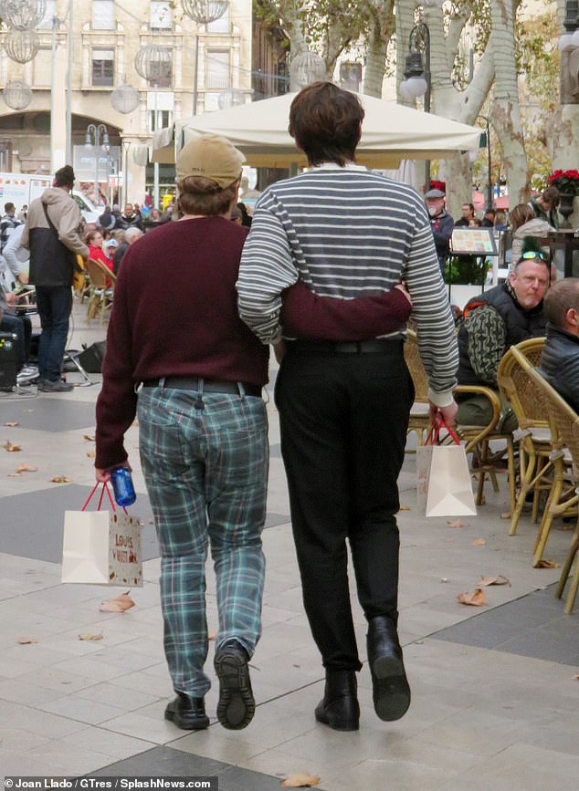 Before returning to rainy Britain, they took advantage of the final hours of their trip to take a beloved walk and do some last-minute shopping at Louis Vuitton.