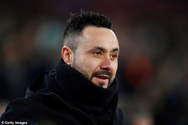 Brighton manager Roberto De Zerbi has emerged as the early favorite to replace Xavi