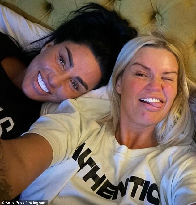 She shared how she was single on New Year's Eve while spending time with boyfriend Kerry Katona and documented the evening on Instagram