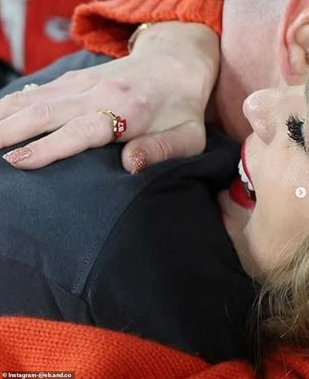 Taylor Swift wore a No. 87 ring in honor of Travis Kelce as the Chiefs moved on