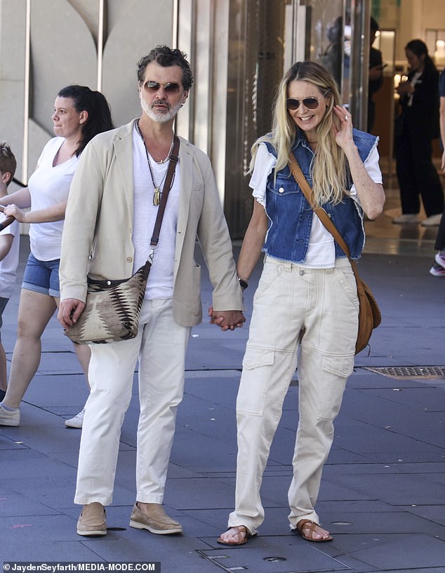 Elle Macpherson is back in Australia making the most of her time Down Under with boyfriend Doyle Bramhall.  Both shown