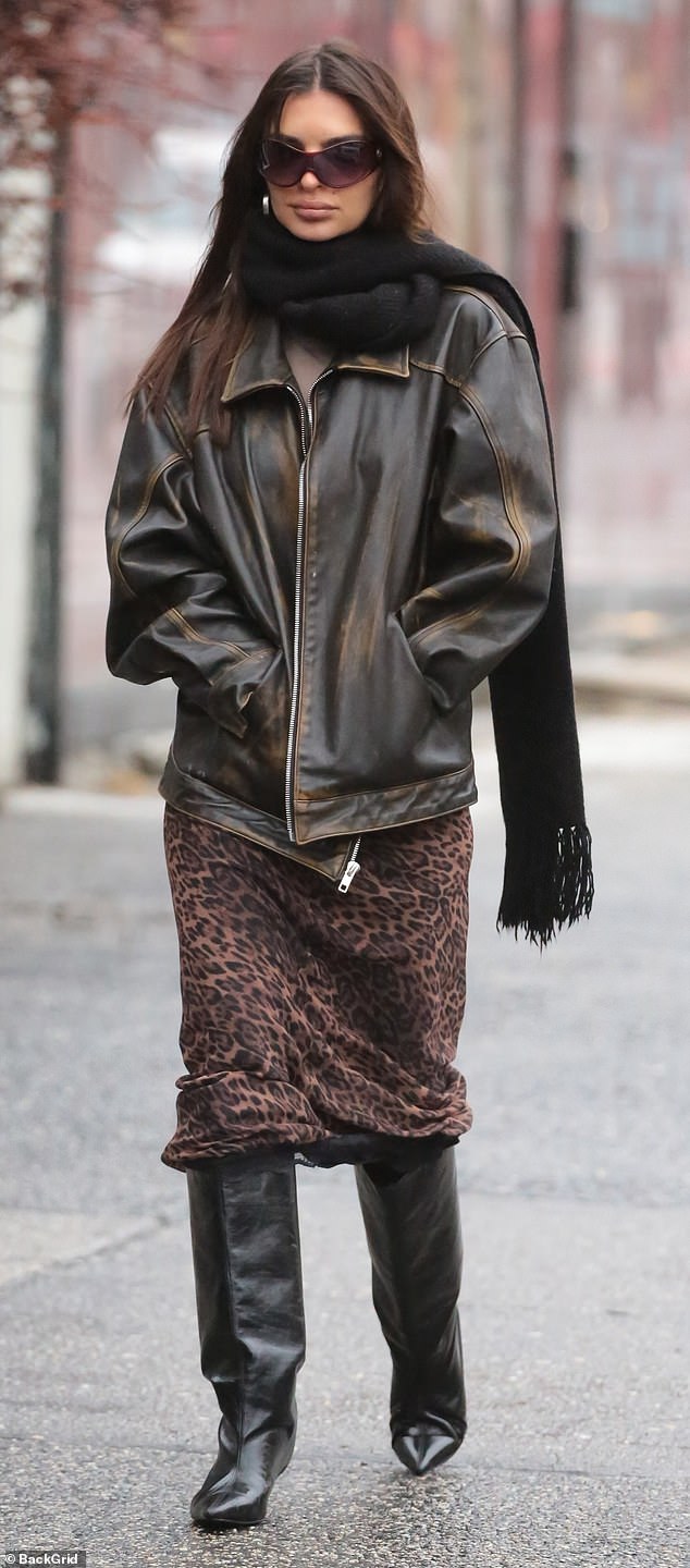 Emily Ratajkowski dressed warmly as she showed off her chic sense of style in New York City on Friday