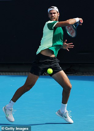 A bizarre moment occurred during Karen Khachanov's (photo) victory over Aleksander Kovacevic