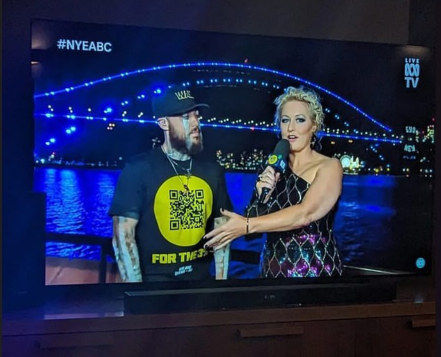 Rap group 3% received mixed reviews after performing for Sydney's 9pm fireworks display