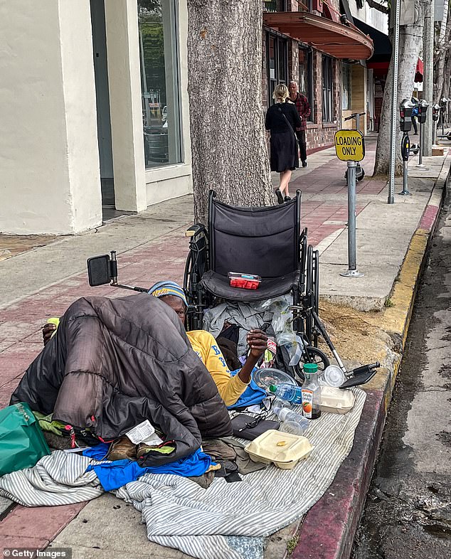 The iconic LA landmark disappoints visitors with its dirty sidewalks