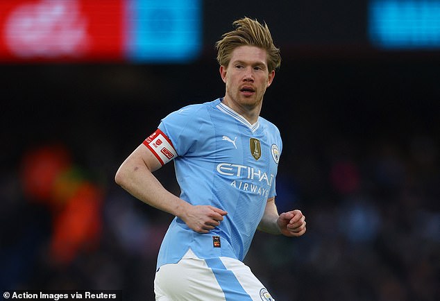 Kevin De Bruyne provided an assist within 20 minutes of his return after fans chanted his name and gave him a standing ovation