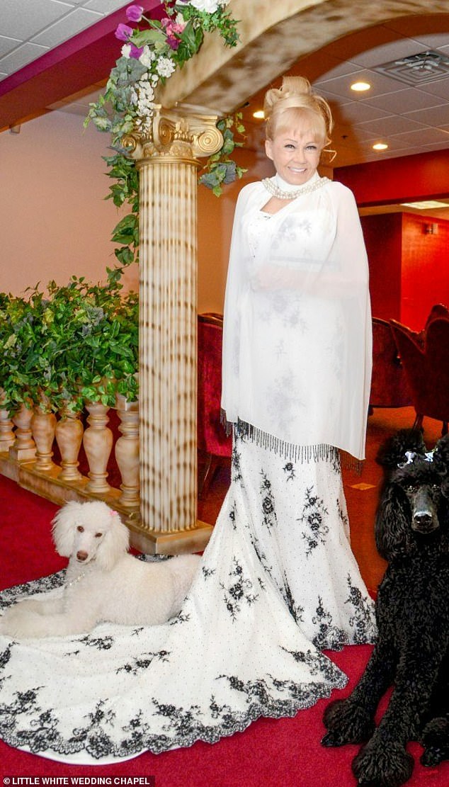 A memorial has been held for 'Las Vegas Wedding Queen' Charolette Richards, who founded the world famous Little White Wedding Chapel