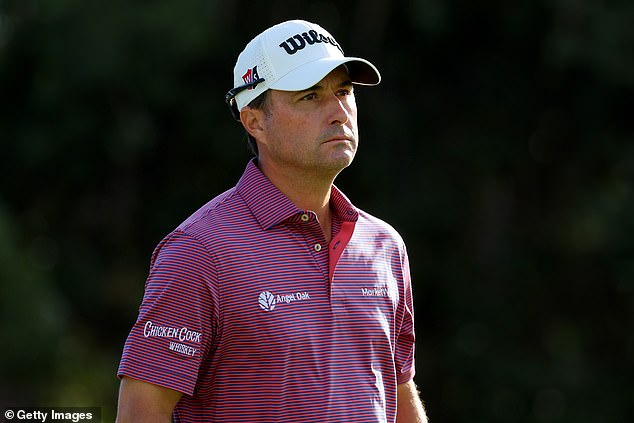 Kevin Kisner hilariously failed to make a trick shot on video and hit a golfer in the back of the head