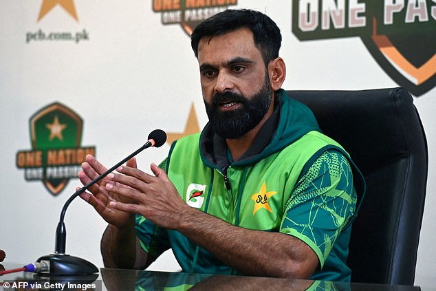 Hafeez missed his flight from Melbourne to Sydney for Pakistan's final Test against Australia