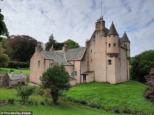 Reddit users can't stop talking about Game of Thrones actress Rose Leslie, 36, and her childhood castle in Scotland