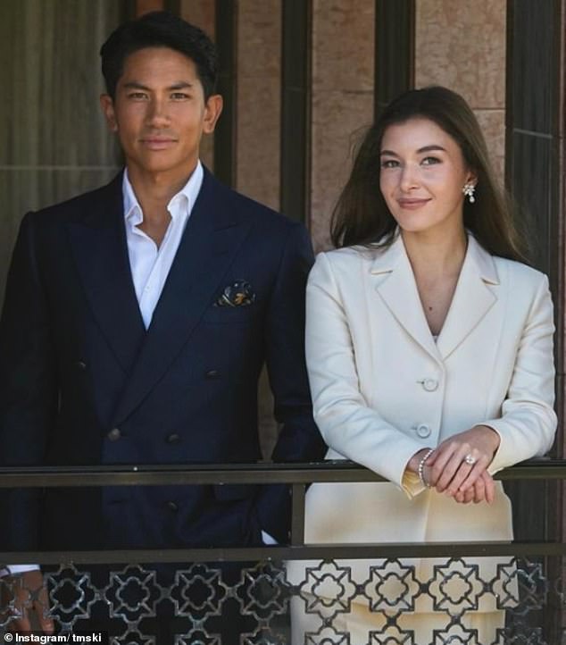 On the occasion of the New Year, Prince Abdul Mateen of Brunei shared an invisible photo with his fiancée Anisha Rosnah binti Adam