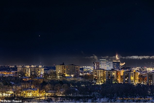 Peter Rosen took a photo of Venus next to the moon before capturing the rare phenomenon