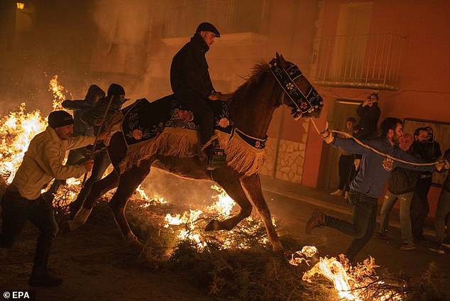 After the procession, a race known as the 'tropell' takes place, where riders race their horses bareback to a finish