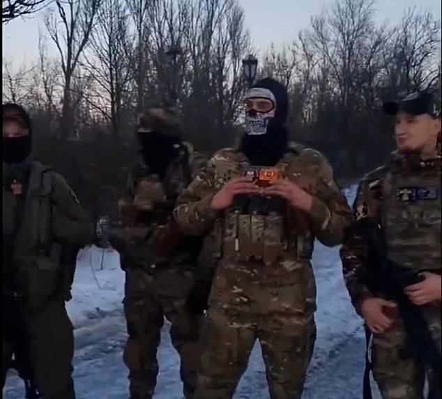 The masked soldiers say they are former Wagner PMC fighters attached to Russia's 331st Guards Parachute Airborne Regiment in Luhansk.