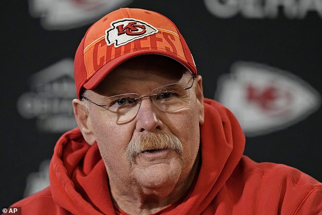 Saturday Night Live cast pokes fun at Andy Reid and