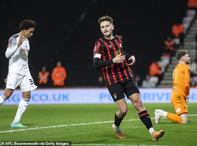 Bournemouth winger David Brooks will complete a move to Southampton today pending his medical treatment