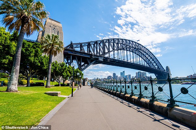 The four masts on the Harbor Bridge in Sydney actually have no structural purpose, but only serve as decoration