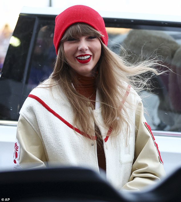 Taylor Swift made a fashionable appearance at boyfriend Travis Kelce's Kansas City Chiefs playoffs game in Buffalo, New York on Sunday