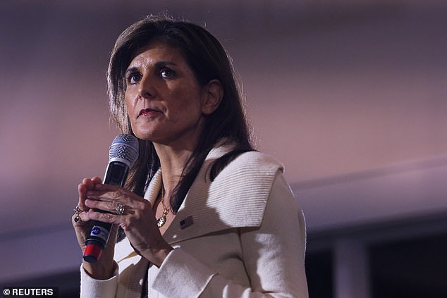 Nikki Haley is target number one for the campaigns of Donald Trump and Ron DeSantis, with just 11 days to go before Iowa Republicans choose their favorite candidate