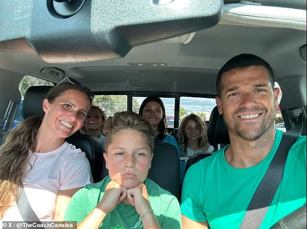 Canales with Lizzy, his wife and their four children: Ashby, Benjamin, Beatrice and Amaya