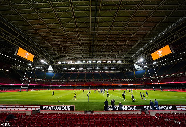 The Principality Stadium has been left with its roof closed after Scotland changed its decision at the end of this week