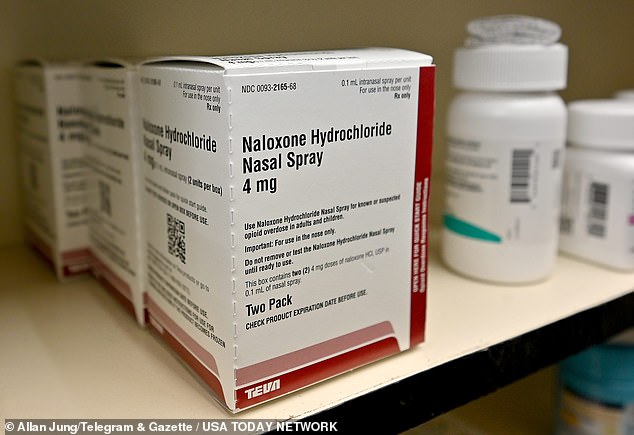 Administering naloxone to someone experiencing an overdose can save their life