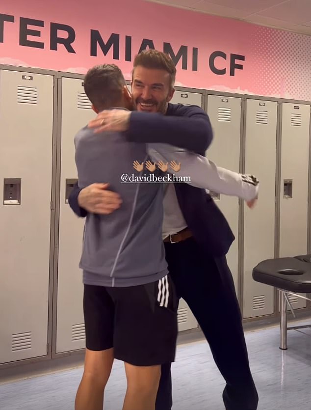 The former England captain greeted all Miami players, including Jordi Alba (above)