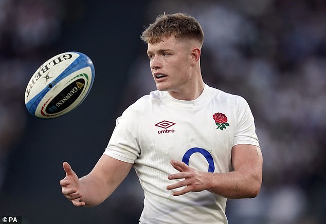 Fin Smith came on for his England debut, replacing England's number 10 for the final minutes