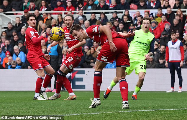 Sunderland had offered virtually nothing after the break, but Dan Ballard came close with a header from Clarke's free-kick