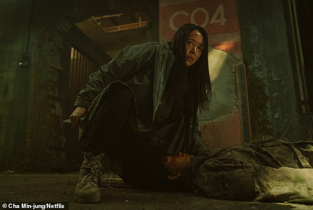 Nam bravely tries to save an endangered teenager, Han Su-na (No Jeong-ee) (pictured), from a crazy and violent doctor, Dr.  Yang Gi-su (Lee Hee-Joon)