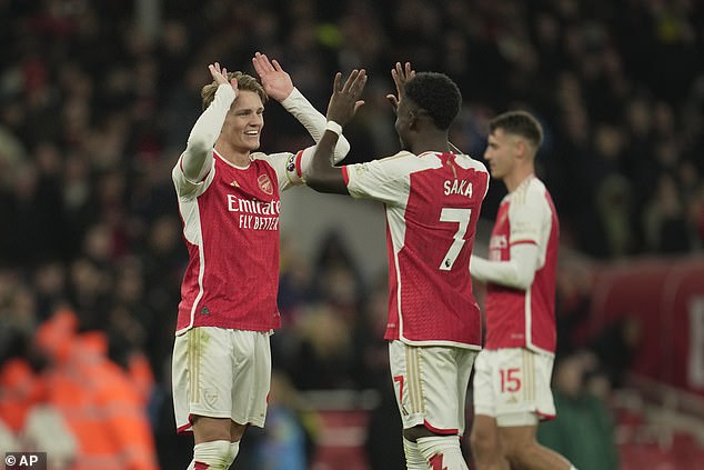 Arsenal restored their place in the Premier League title race with a victory on Sunday evening