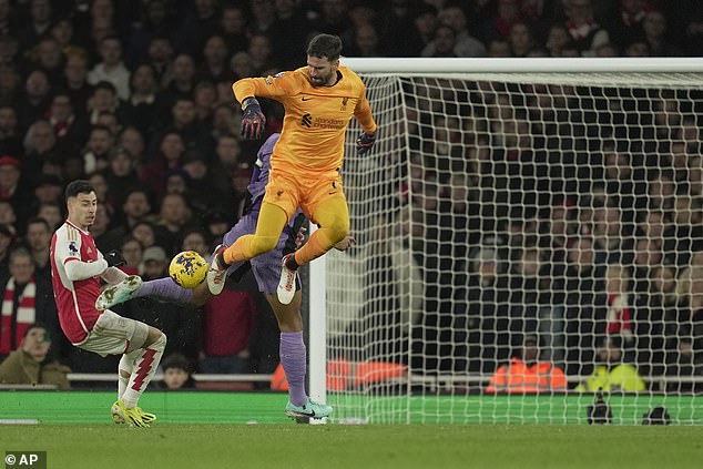 Gabriel Martinelli seized the opportunity and neatly shot the ball into the empty goal