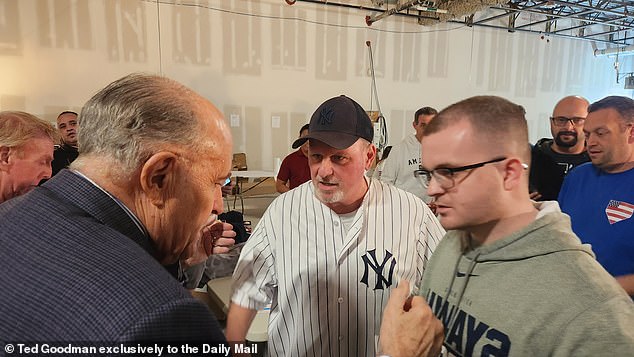 Giuliani found time to sign autographs at a Yankees fan event in New Jersey on Sunday