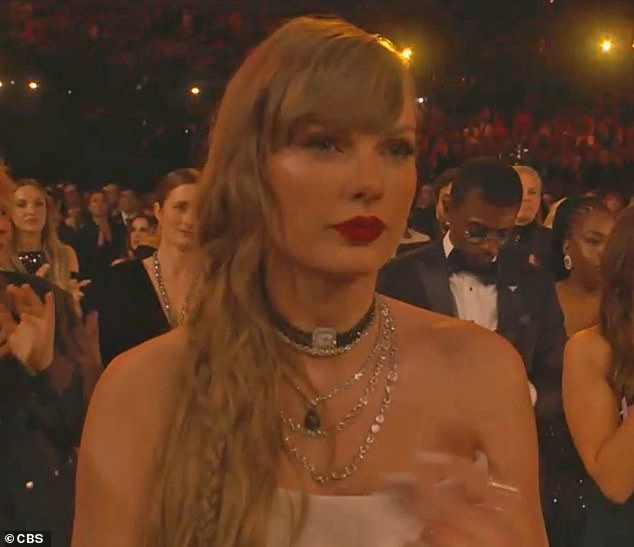 As the entire audience stood to give Joni a well-deserved ovation, Taylor Swift was seen welling up as she applauded her.