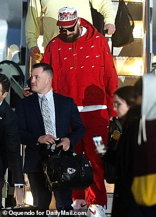 Kelce arrives in Vegas