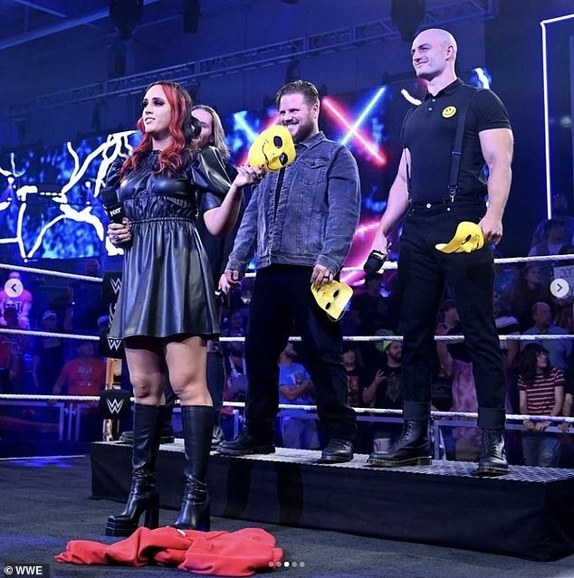 She made her debut on WWE SmackDown days later, assisting SmackDown GM Nick Aldis at the Royal Rumble draw