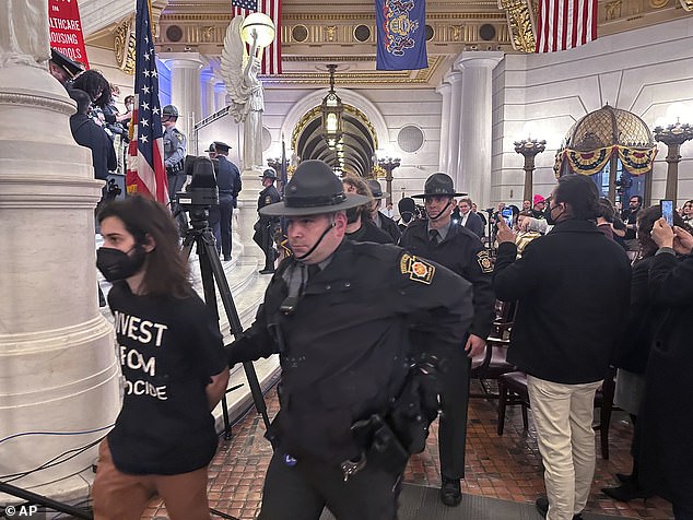 Police arrived and told protesters to 