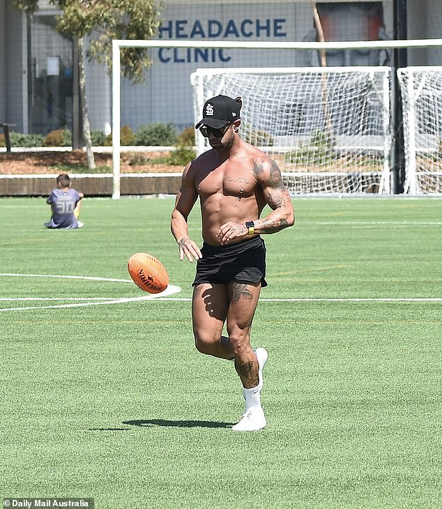 The Queensland groom jogged in a pair of white running shoes paired with white Nike socks