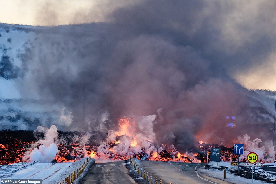 These were the consequences after a volcanic eruption in southwestern Iceland that broke out on Thursday