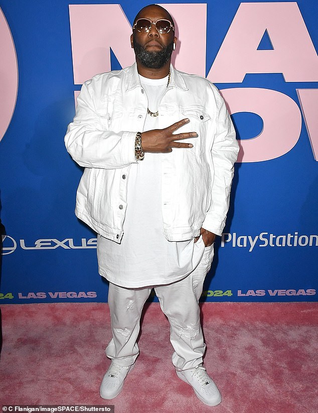 Killer Mike stood out in an all-white outfit that consisted of a denim jacket worn over a T-shirt, as well as jeans and Nike sneakers