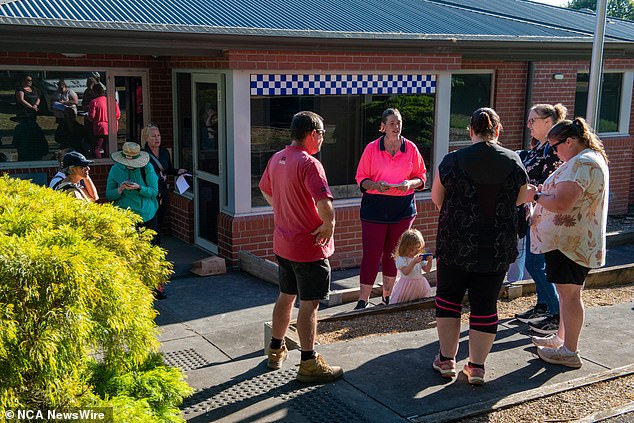 Pictured: A small group of volunteers at Buninyong police station on Sunday morning