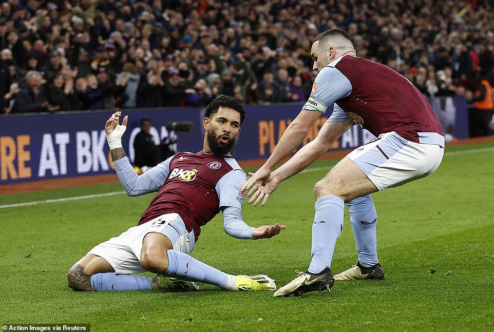 1707676658 537 Aston Villa 1 2 Manchester United Scott McTominay heads home after