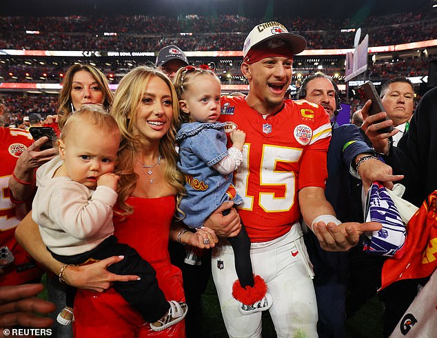 After Kansas City defeated the 49ers by a score of 25-22 in the big game, the blonde beauty was reunited with Patrick on the court amid the festivities.